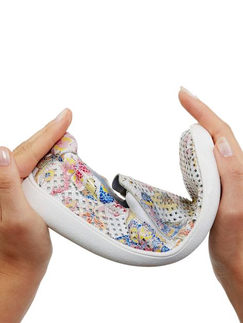 Naturläufer Slipper mit sommerlicher Lochung Artikelnummer: 1761560 Wochenangebot