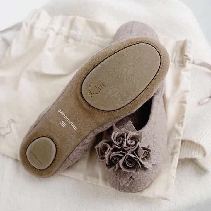Pampuschen Grace wool trüffel Super Rabatt