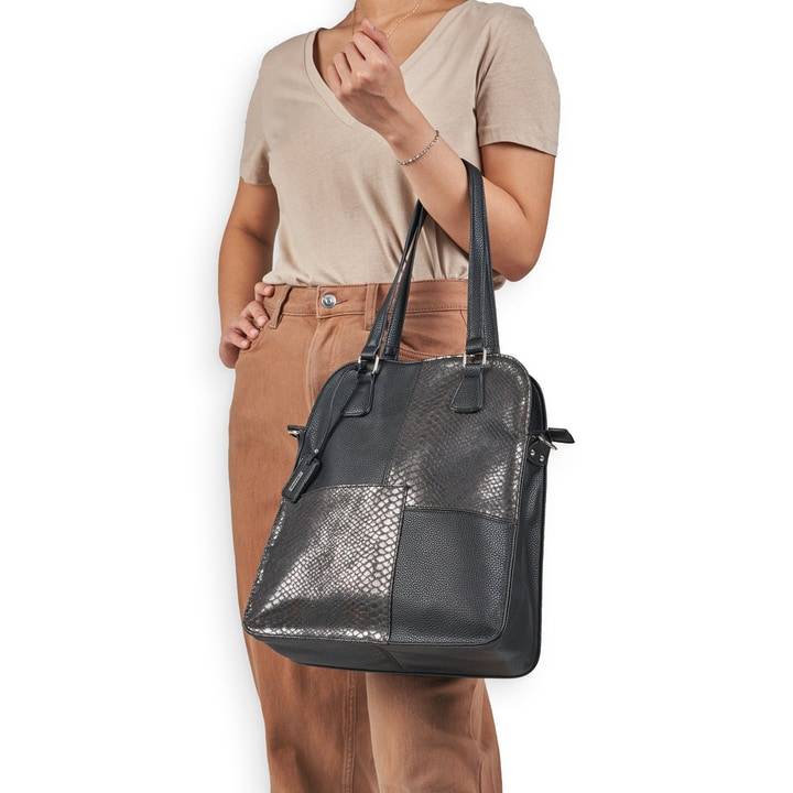 Remonte Artikelnummer Q0623-01 remonte Handtasche glanzschwarz Valentinstagsangebot