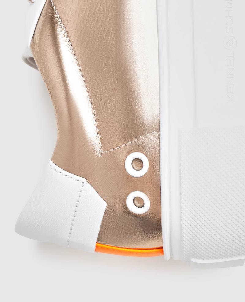Shoepassion Moderner Sneaker aus Kalbsleder mit Metallic-Elementen von Kennel & Schmenger Shoepassion Fabrikladen