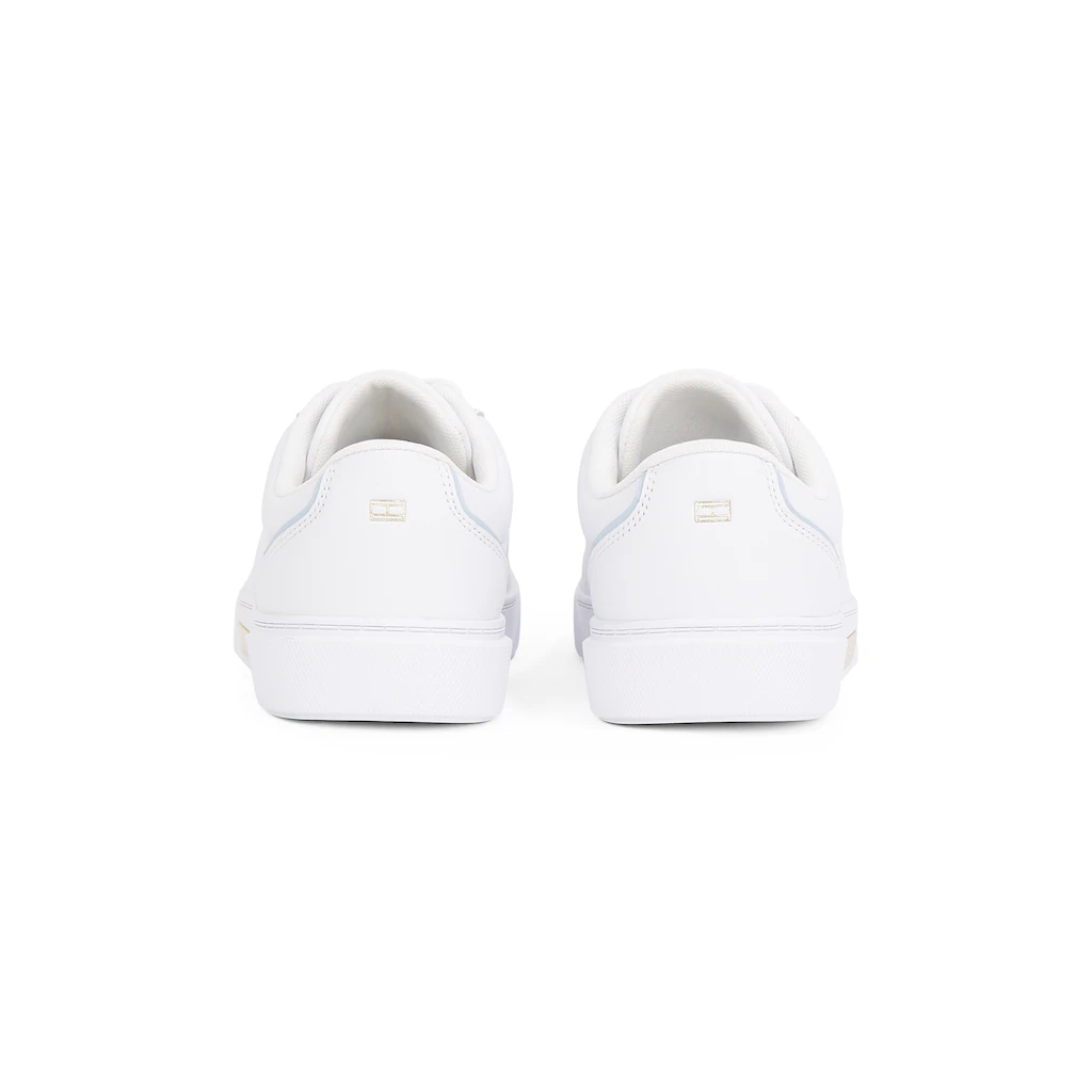 Tommy Hilfiger Plateausneaker »CHIC COURT SNEAKER« Freizeitschuh Halbschuh Schnürschuh goldfarbenes Schmuckelement ▷ für Auslauf
