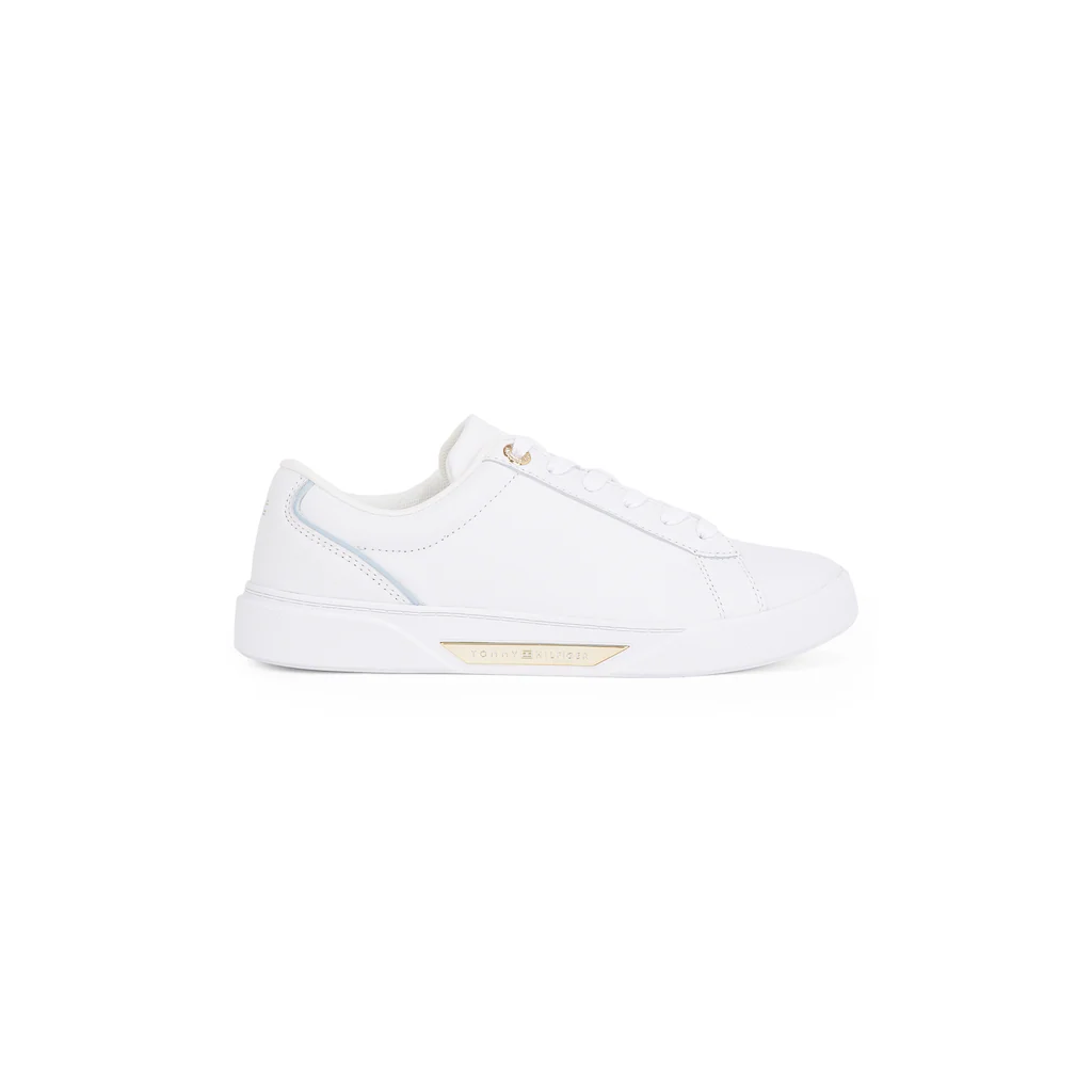 Tommy Hilfiger Plateausneaker »CHIC COURT SNEAKER« Freizeitschuh Halbschuh Schnürschuh goldfarbenes Schmuckelement ▷ für Auslauf