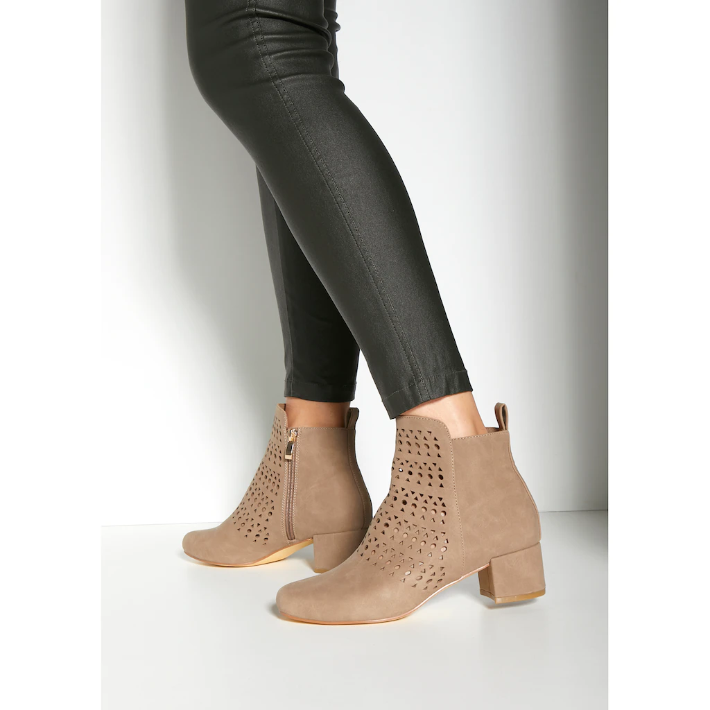 LASCANA Stiefelette Stiefel Boots mit kleinen Cut-Outs VEGAN online kaufen Online Outlet