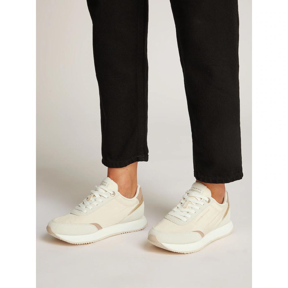 Tommy Hilfiger Plateausneaker »ESSENTIAL RUNNER« Freizeitschuh Halbschuh Schnürschuh mit Kontrastbesätzen online bestellen Sonderangebote