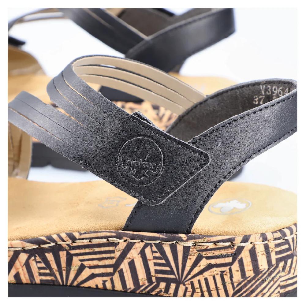 Rieker Keilsandalette Sommerschuh Sandale Keilabsatz mit gemusterter Plateausohle ▷ für Kostenlose Rückgabe