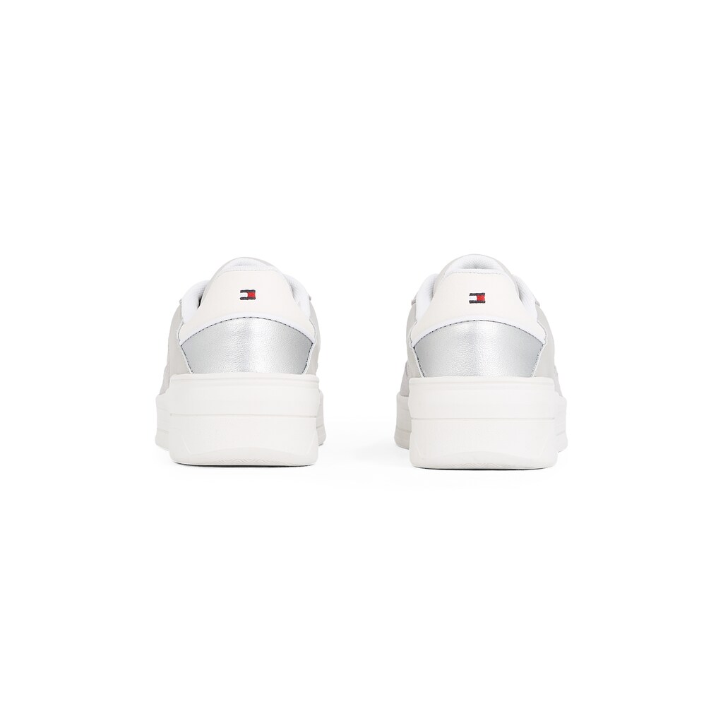 Tommy Hilfiger Plateausneaker »ESSENT BASKET SNEAKER METALLIC« Freizeitschuh Halbschuh Schnürschuh mit seitlicher Logoflagge online bestellen Cyber Monday